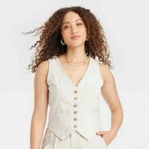 A New Day Stylish Cream Button-Up Vest New With Tags Size Medium